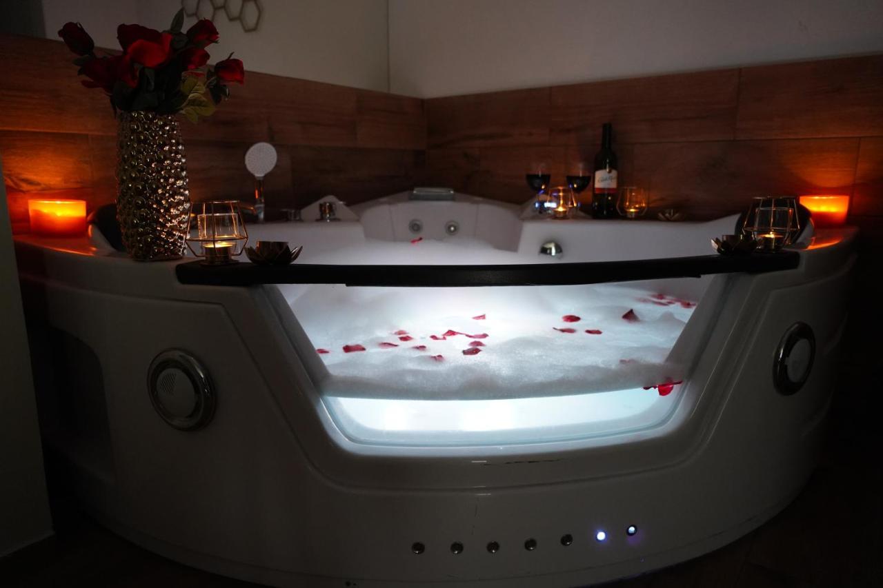 Jacuzzi Spa Apartment Krakow Bagian luar foto