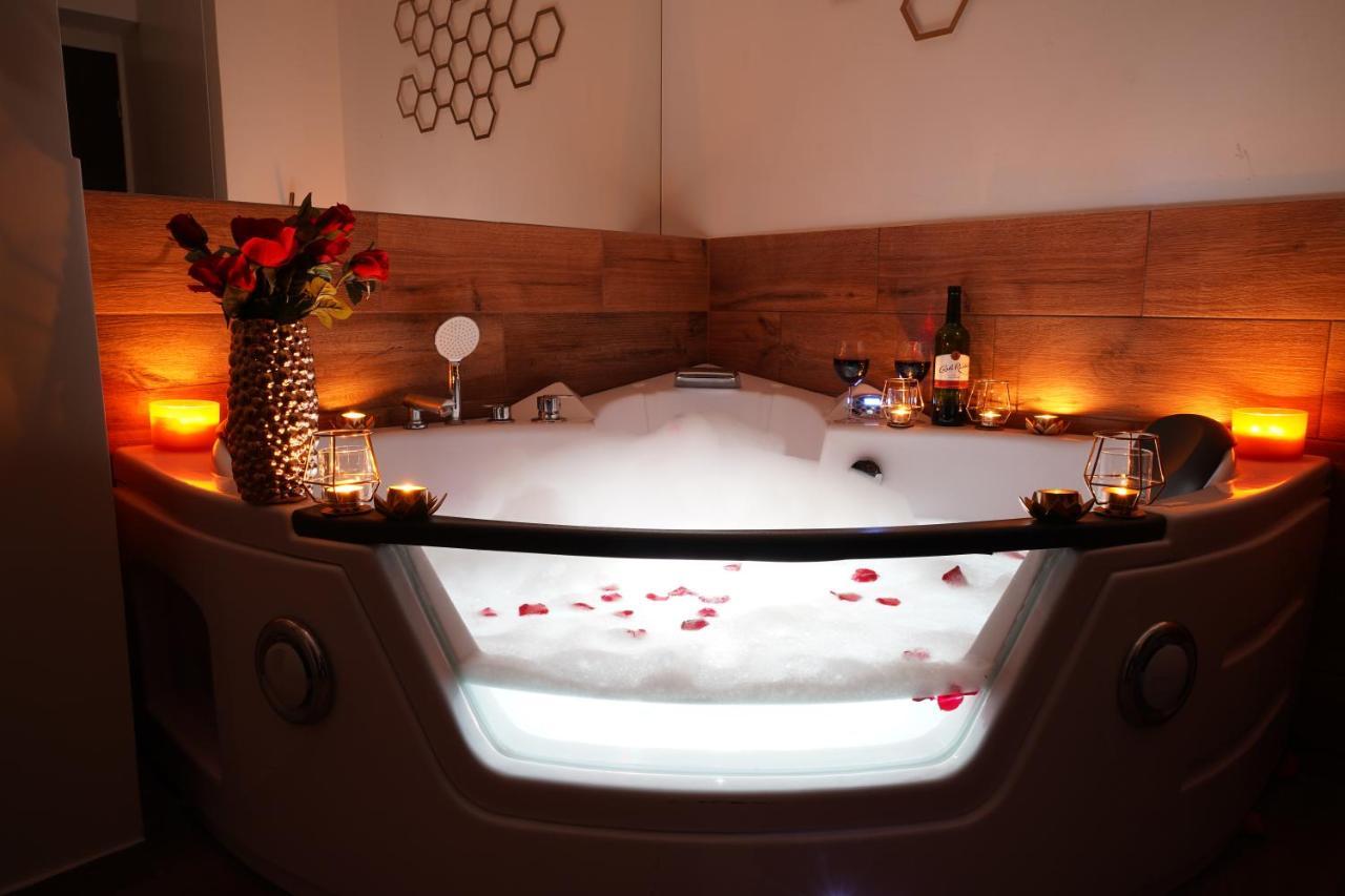 Jacuzzi Spa Apartment Krakow Bagian luar foto